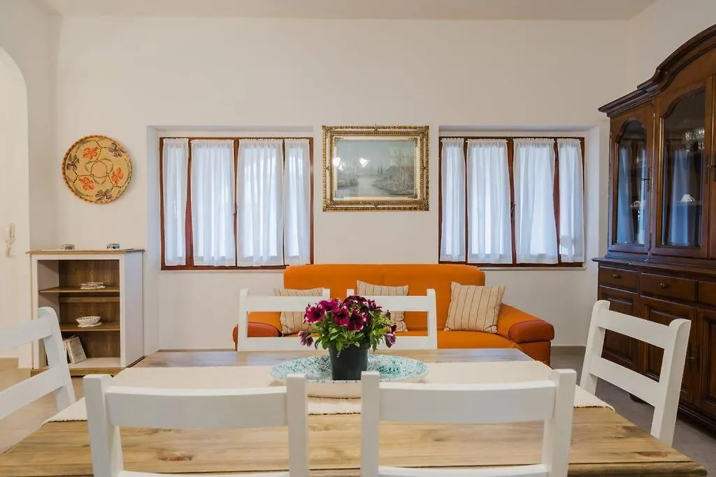 Affittasardegna-Portico Delle Rose Apartment Castelsardo Italy