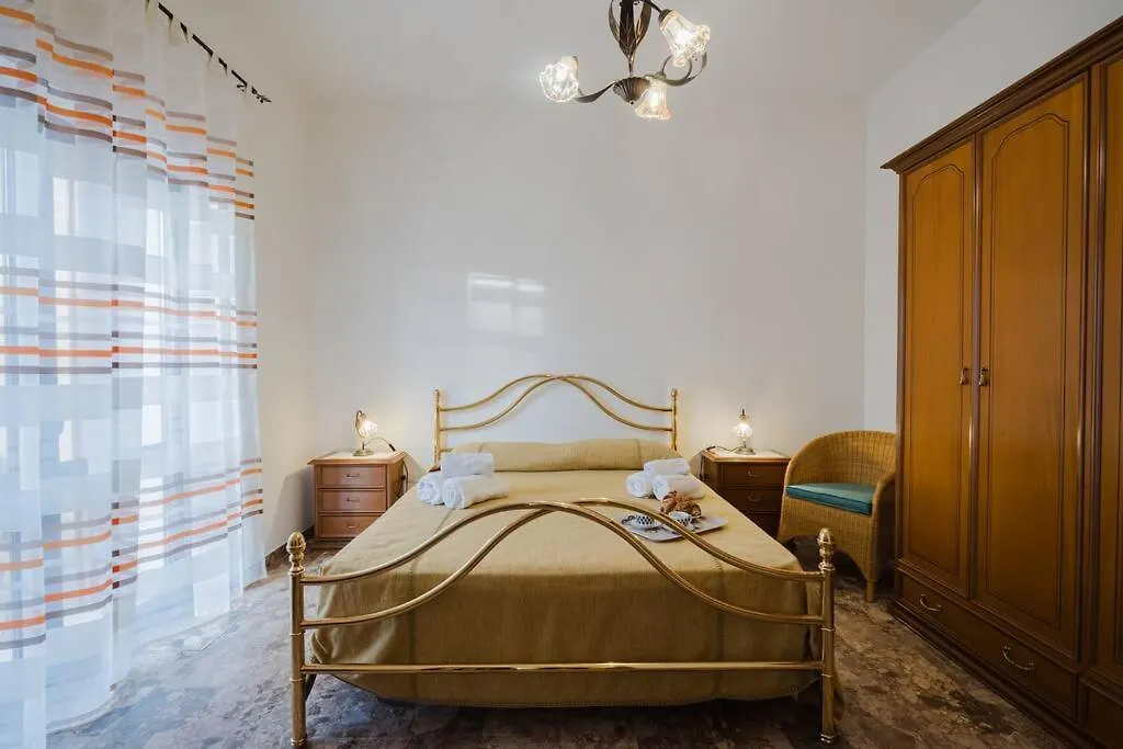 Affittasardegna-Portico Delle Rose Apartment Castelsardo