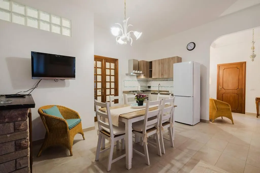 Affittasardegna-Portico Delle Rose Apartment Castelsardo