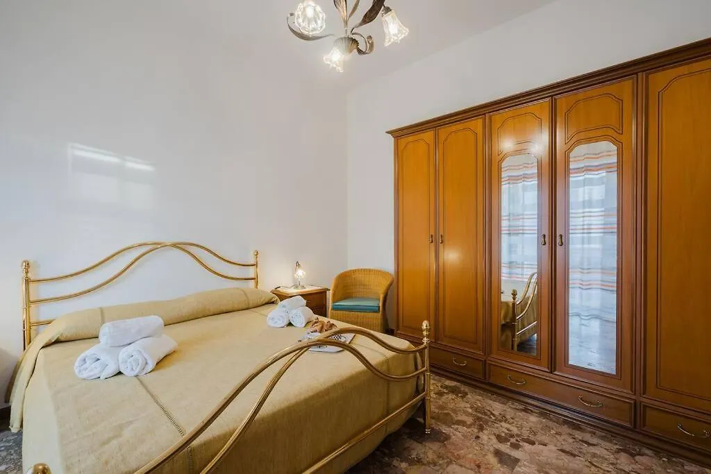 Affittasardegna-Portico Delle Rose Apartment Castelsardo Italy