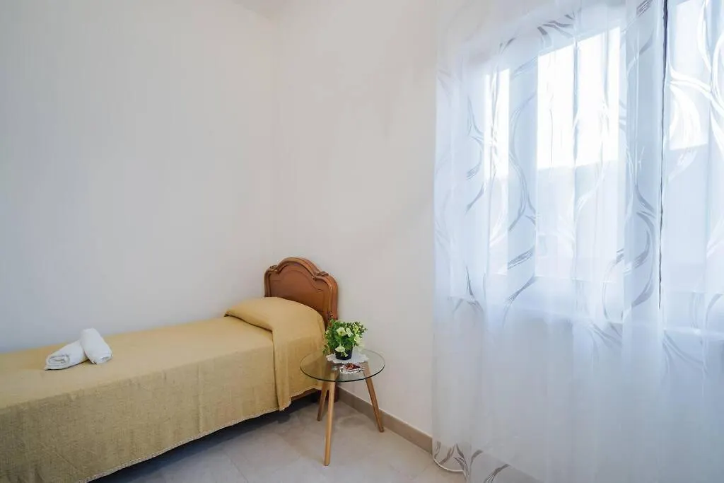 Affittasardegna-Portico Delle Rose Apartment Castelsardo